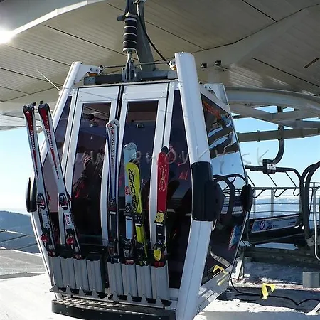 Kamzik - 64 Hned Pri Zjazdovke