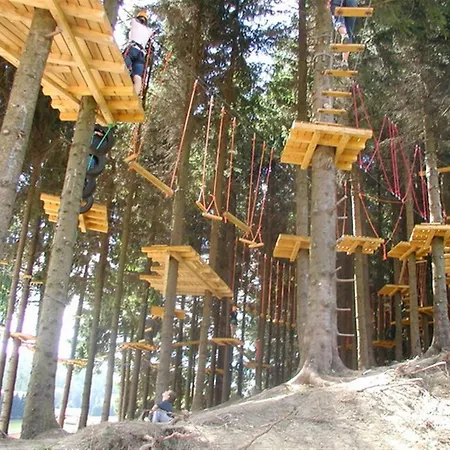 Daire Kamzik - 64 Hned Pri Zjazdovke *