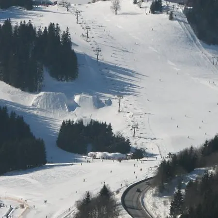 Kamzik - 64 Hned Pri Zjazdovke *