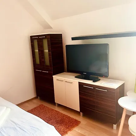 Kamzik - 64 Hned Pri Zjazdovke * Доновалы