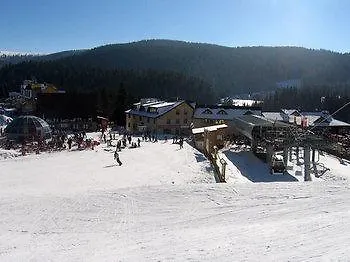 Kamzik - 64 Hned Pri Zjazdovke 多纳瓦利