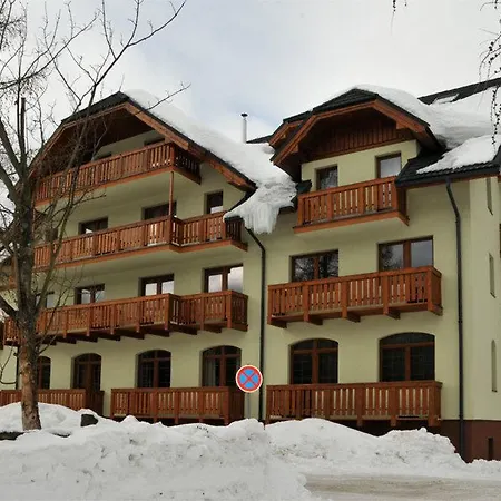 Kamzik - 64 Hned Pri Zjazdovke * 多纳瓦利