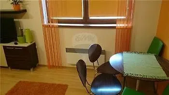 Daire Kamzik - 64 Hned Pri Zjazdovke