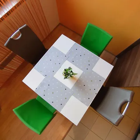 Kamzik - 64 Hned Pri Zjazdovke *