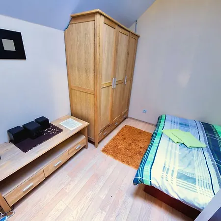 Kamzik - 64 Hned Pri Zjazdovke Доновалы